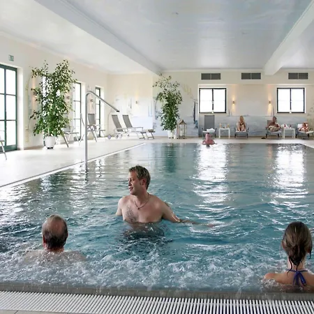 Grosszuegiges Im Landhausstil Im Vital Camp *
